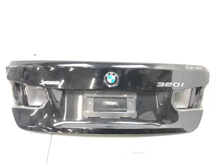BMW 3 F30 F35 F31 (2012 - 2018) Крышка багажника — фото 1