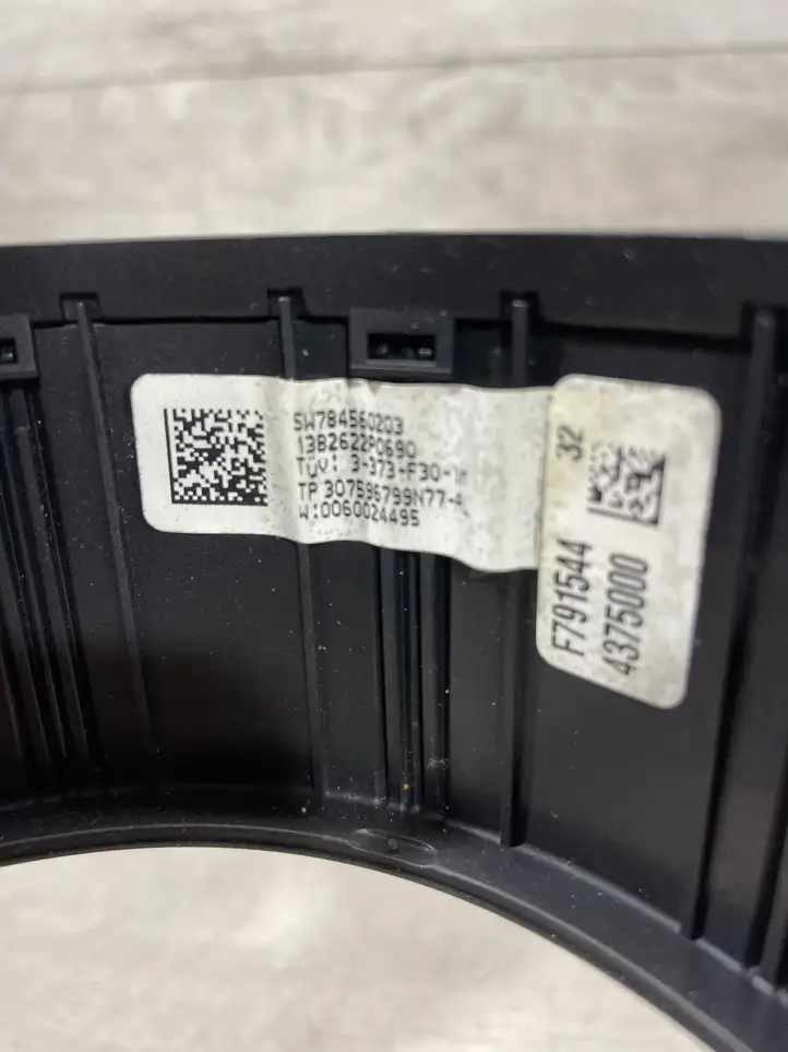 BMW 3 F30 F35 F31 (2012 - 2018) 3373f30 Оплётка рулевого колеса — фото 3