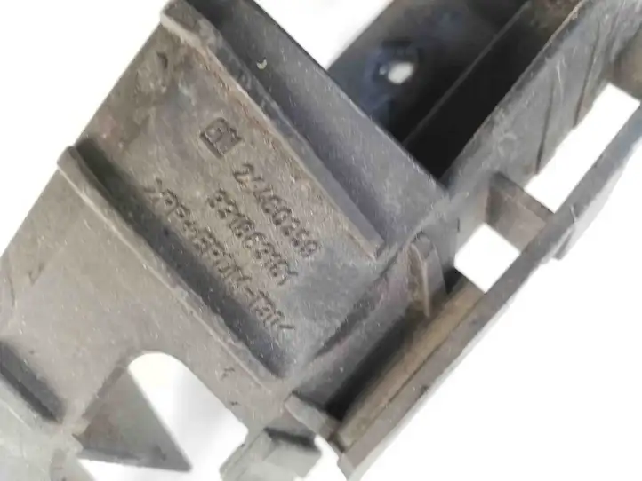 Opel Astra H (2004 - 2009) 331883181 Кронштейн угловой части бампера — фото 2