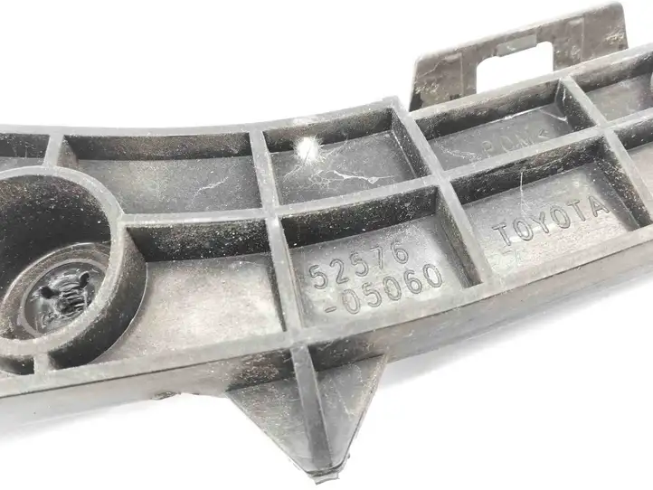 Toyota Avensis T270 (2009 - 2012) 5257605060 Кронштейн угловой части бампера — фото 2