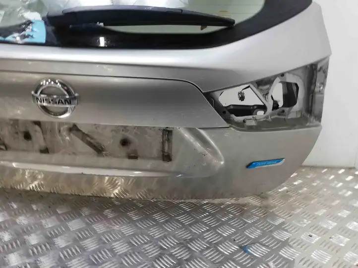 Nissan Qashqai (2013 - 2017) Крышка багажника — фото 3