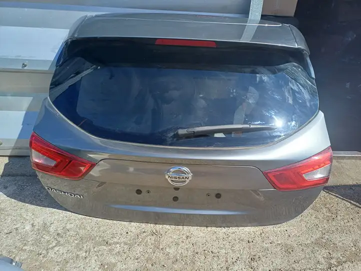 Nissan Qashqai (2013 - 2017) Крышка багажника — фото 1