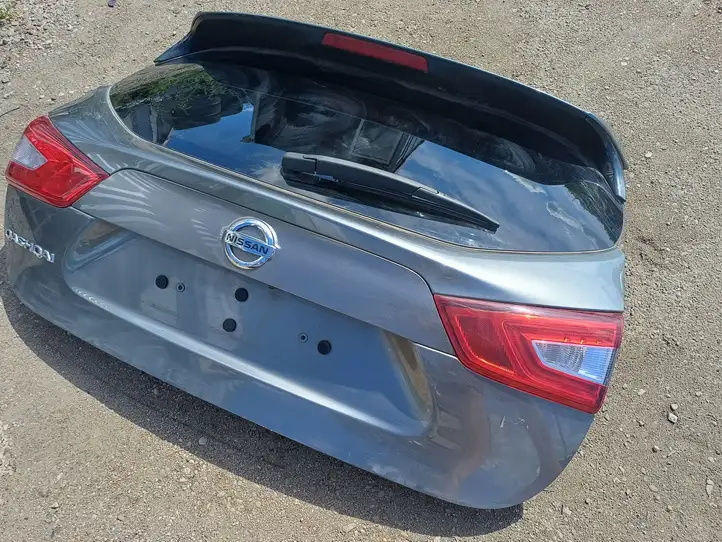Nissan Qashqai (2013 - 2017) Крышка багажника — фото 2