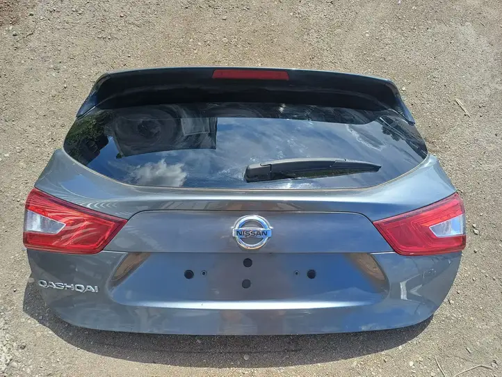 Nissan Qashqai (2013 - 2017) Крышка багажника — фото 4