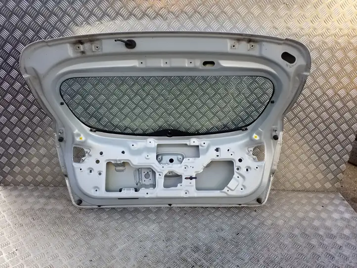 Kia Rio Крышка багажника — фото 4