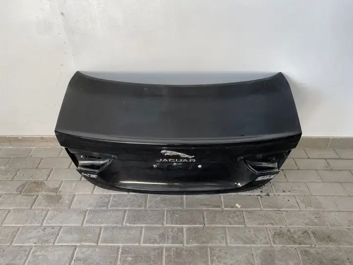 Jaguar XE (2014 - 2019) 1710 Крышка багажника — фото 1