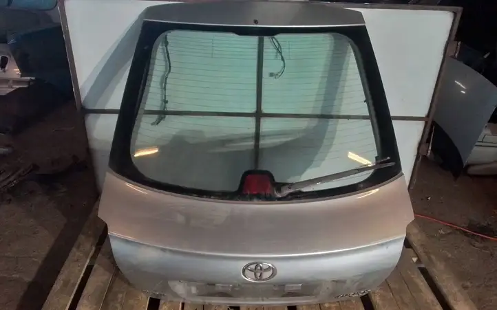 Toyota Avensis T250 (2003 - 2006) Крышка багажника — фото 1