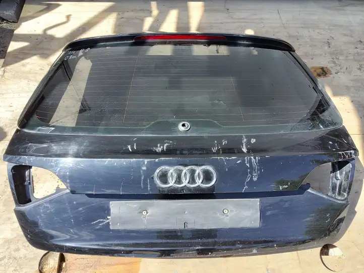Audi A4 S4 B8 8K (2007 - 2011) Крышка багажника — фото 1