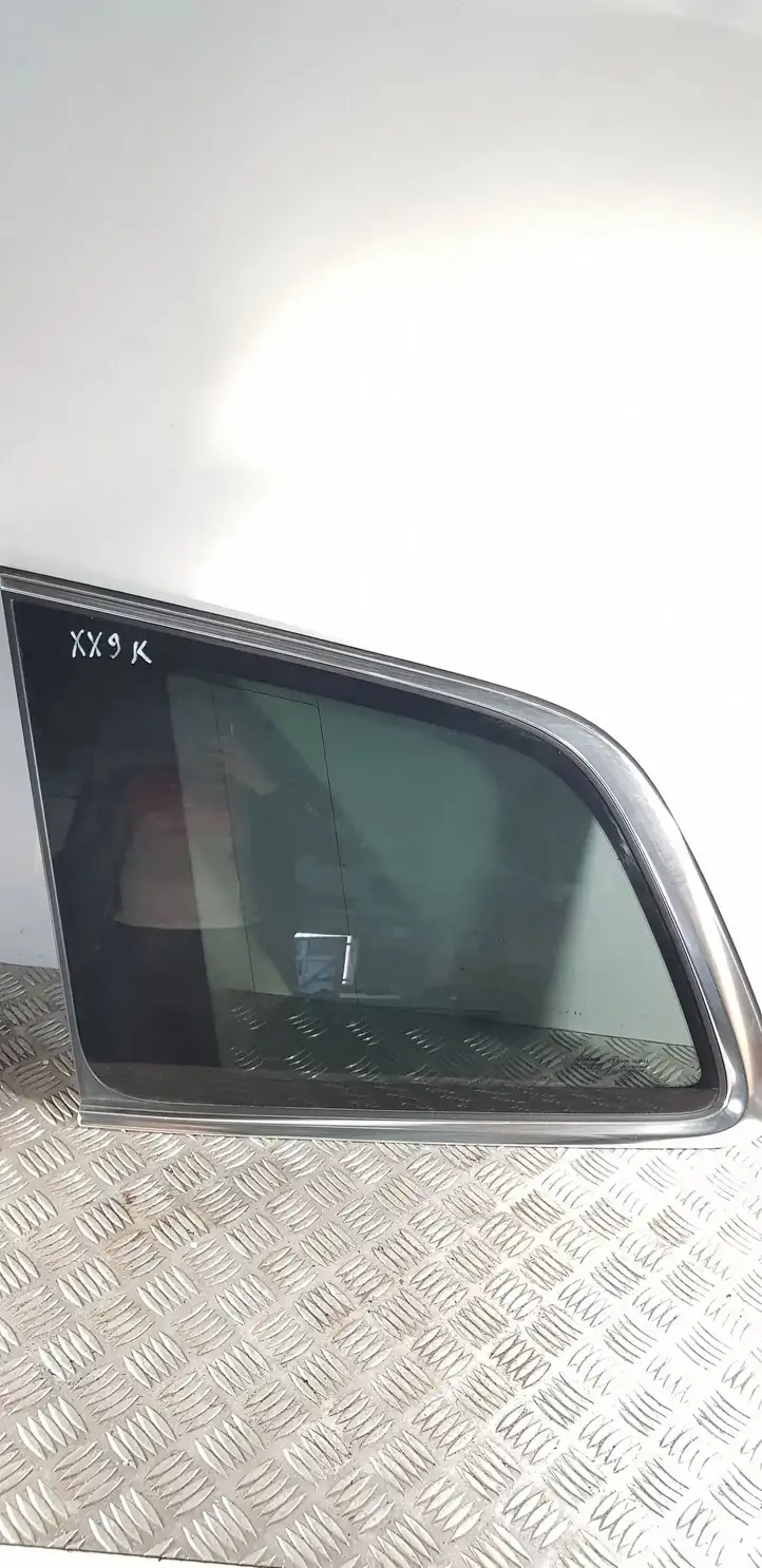 Volvo XC90 (2014 - 2019) 31371449 Заднее боковое стекло — фото 1