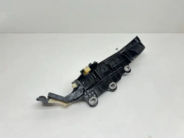 BMW 7 G11 G12 (2015 - 2022)  8795720 Другая деталь отсека двигателя