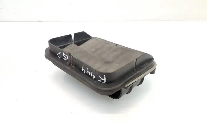 Tesla Model X (2015 - 2021) 106803400C Вентиляционная решетка кузова — фото 2