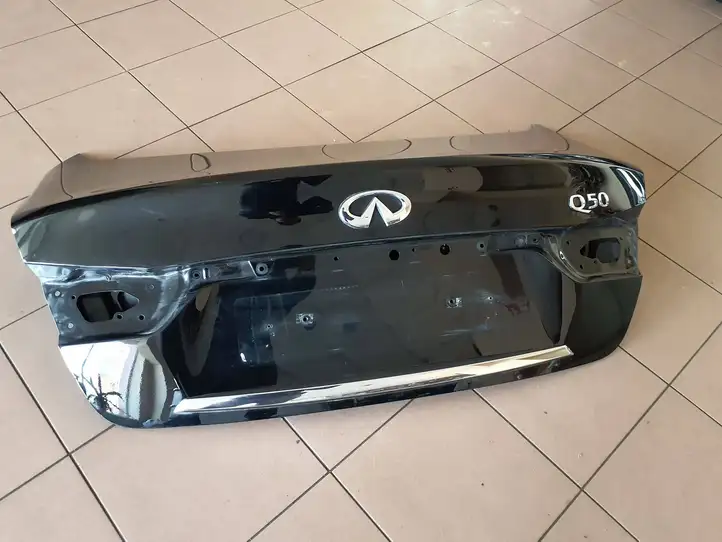 Infiniti Q50 (2013 - 2018) Крышка багажника — фото 1