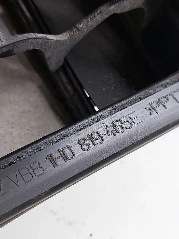 Audi A3/S3 8L (2000 - 2003) 1H0819465E Вентиляционная решетка кузова — фото 3