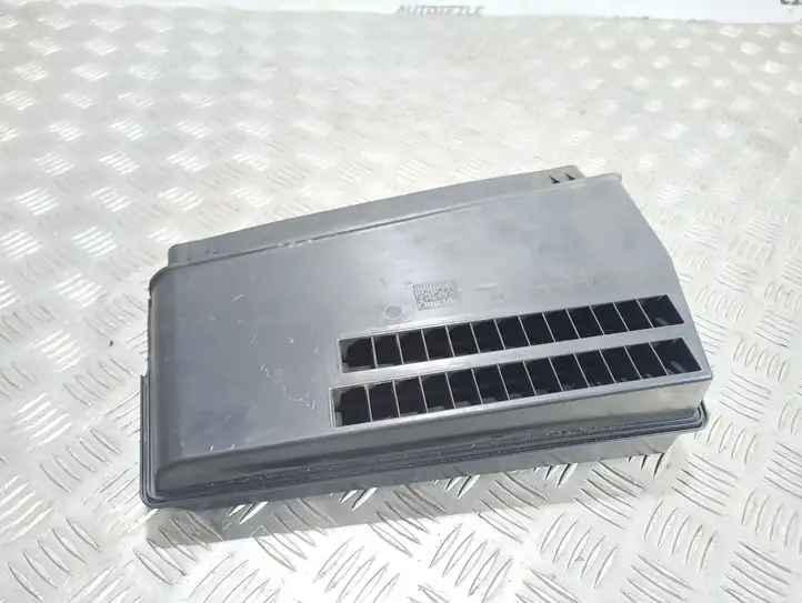 Land Rover Range Rover L322 (2005 - 2009) 8385388 Вентиляционная решетка кузова — фото 1
