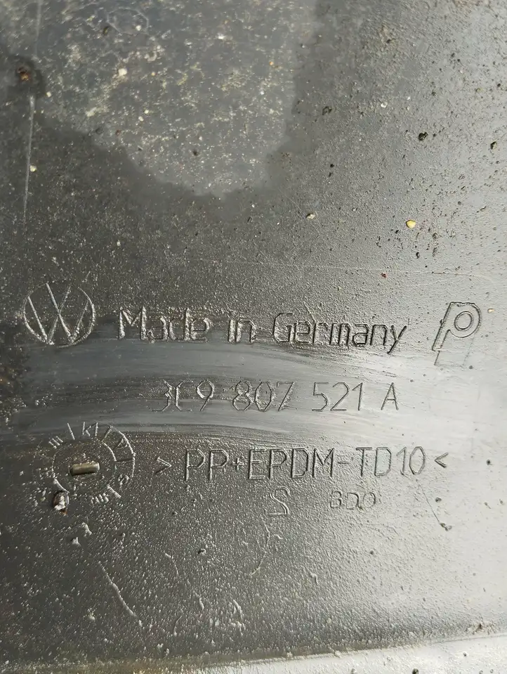 Volkswagen PASSAT B6 (2005 - 2010) 3C9807521A Нижняя часть переднего бампера — фото 7