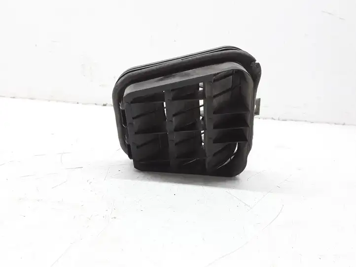 Seat Exeo (3R) (2008 - 2013) 4B0819181B Вентиляционная решетка кузова — фото 1