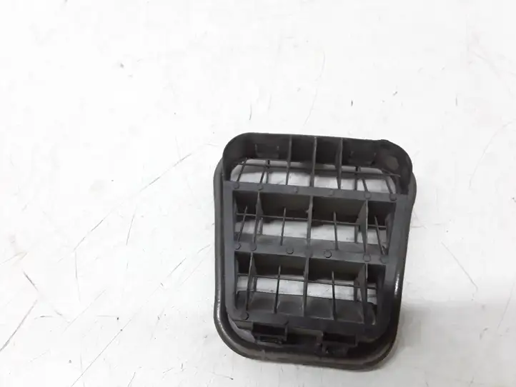 Seat Exeo (3R) (2008 - 2013) 4B0819181B Вентиляционная решетка кузова — фото 2