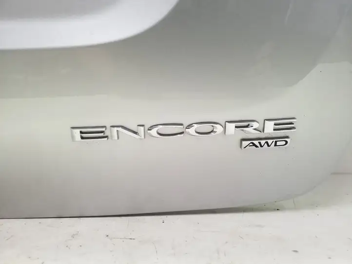Buick Encore II (2019 - ) Крышка багажника — фото 7