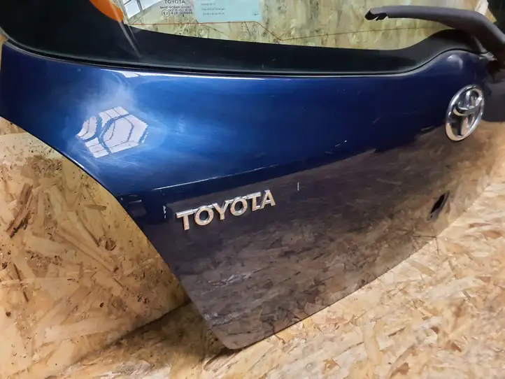 Toyota Yaris (2005 - 2009) Крышка багажника — фото 4