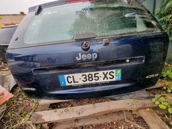 Jeep Grand Cherokee (WK) (2004 - 2010) Крышка багажника — фото 6
