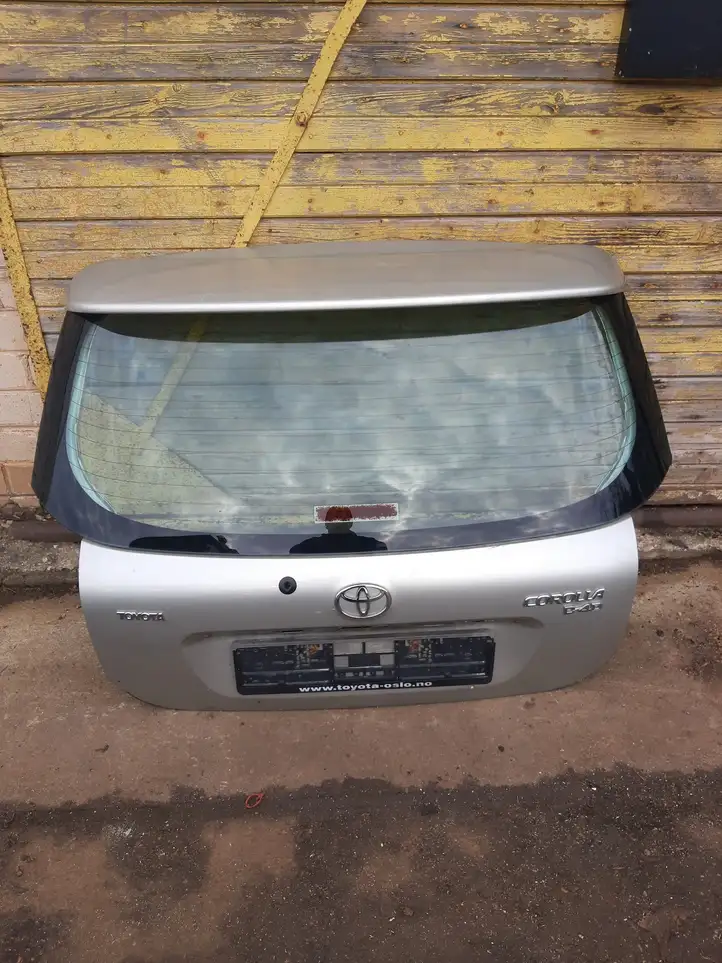 Toyota Corolla E120 E130 (2004 - 2007) Крышка багажника — фото 1