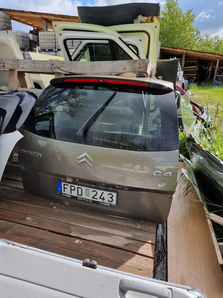 Citroen C4 I Picasso (2006 - 2013) Крышка багажника — фото 3