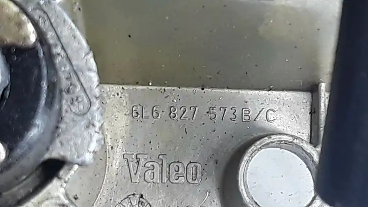 Seat Ibiza III (6L) (2002 - 2008) 6L6827573B Ручка крышки багажника — фото 3
