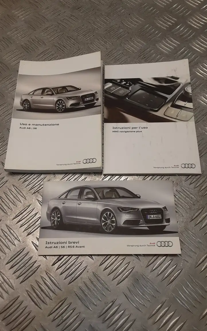 Audi A6 C7 (2011 - 2014) 1425624G050 Сервисная книжка — фото 1