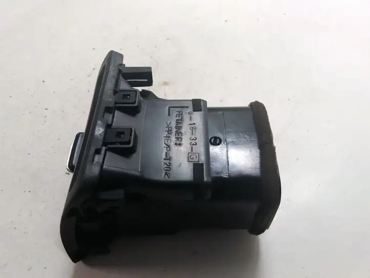 Toyota Corolla Verso E121 (2001 - 2004) 5566013020 Боковой воздушный дефлектор — фото 4