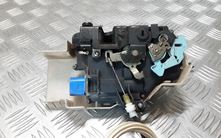 Volkswagen Touareg I (2002 - 2010) 7L0839015 Замок задней двери — фото 4