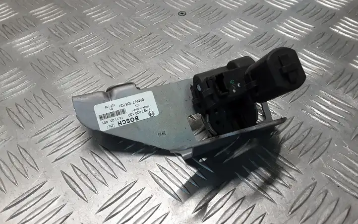 BMW 3 F30 F35 F31 (2012 - 2018) 7308831 Замок заднего стекла — фото 1