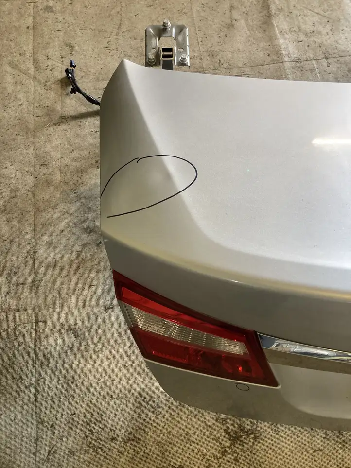 Renault Latitude (L70) (2010 - 2014) Крышка багажника — фото 10