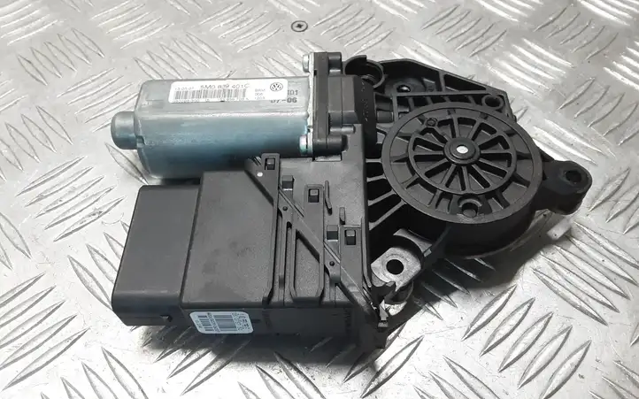 Volkswagen Golf Plus (2004 - 2008) 5M0839401C Стеклоподъемник задней двери — фото 1