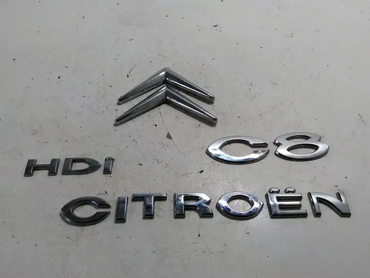 Citroen C8 (2002 - 2008) Эмблема производителя — фото 1