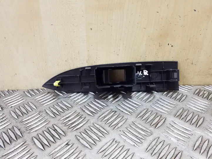Toyota Avensis T270 (2009 - 2012) 7427105040 Накладка кнопки стеклоподъемника — фото 4