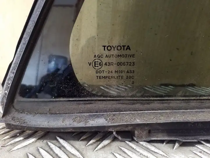 Toyota Avensis T270 (2009 - 2012) Форточка двери — фото 3