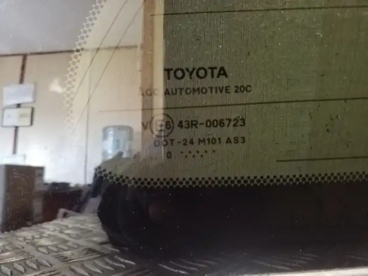 Toyota Avensis T270 (2009 - 2012) Заднее боковое стекло — фото 2
