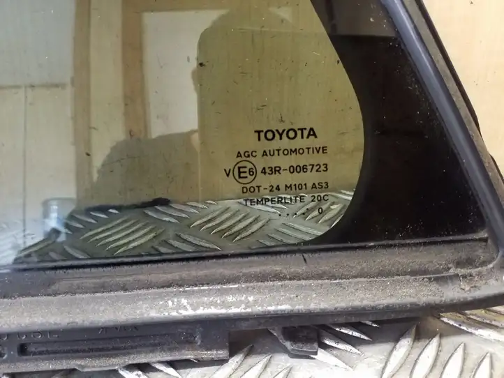 Toyota Avensis T270 (2009 - 2012) Форточка двери — фото 3