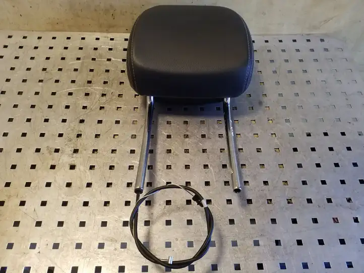 Kia Sportage    Подголовник переднего сиденья