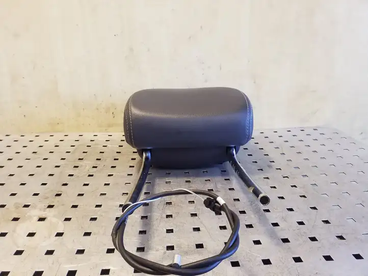 Kia Sportage    Подголовник переднего сиденья