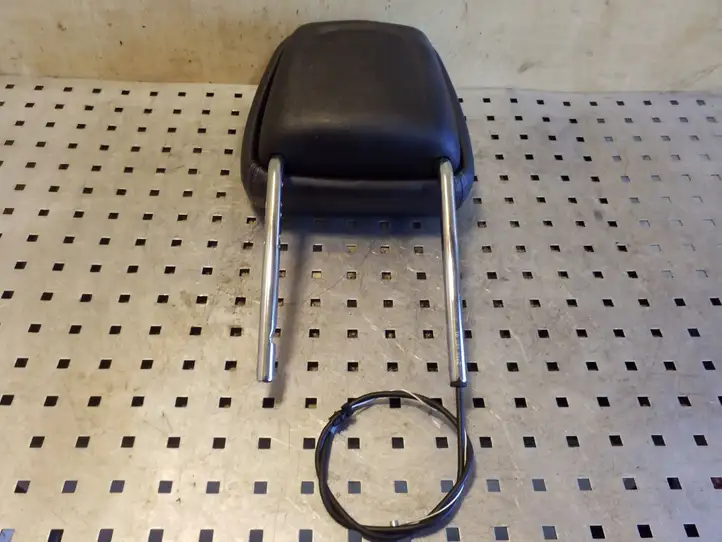 Kia Sportage    Подголовник переднего сиденья