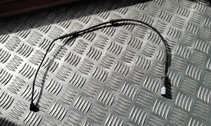 BMW 3 F30 F35 F31 (2012 - 2018) Датчик износа тормозных колодок — фото 1