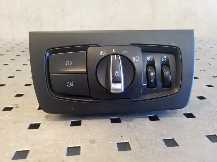 BMW 3 F30 F35 F31 (2012 - 2018) 9265305 Включатель фонарей — фото 1
