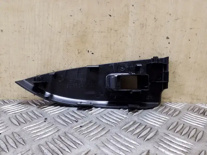 Subaru Outback (2009 - 2014) 94263AJ050 Накладка кнопки стеклоподъемника — фото 2
