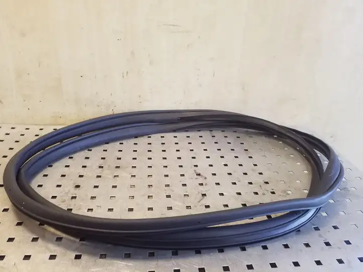 Subaru Outback (2009 - 2014)   Уплотнительная резина (на кузове)