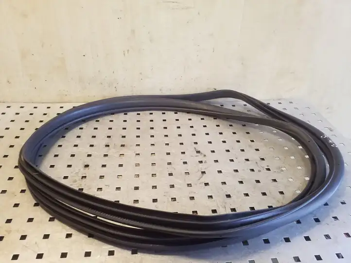 Subaru Outback (2009 - 2014)   Уплотнительная резина (на кузове)