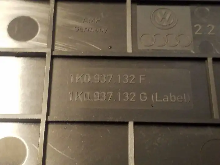 Seat Altea XL (2004 - 2015) 1K0937132F Крышка ящика предохранителей — фото 2