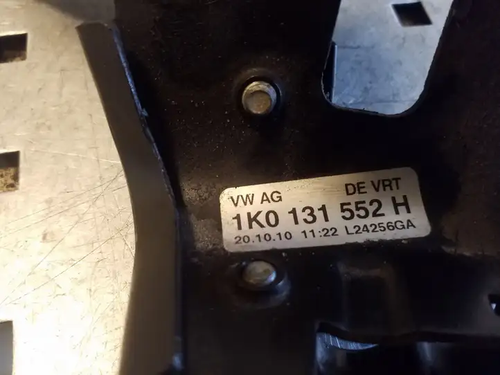 Seat Altea XL (2004 - 2015) 1K0131552H Прочие детали моторного отсека — фото 2