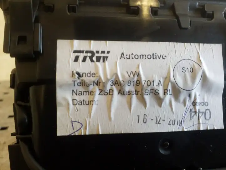 Volkswagen PASSAT B7 (2011 - 2014) 3AC819701A Боковой воздушный дефлектор — фото 2
