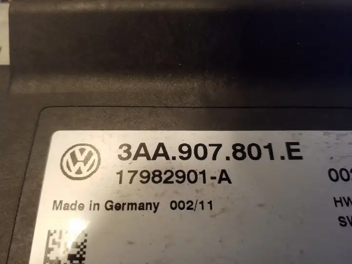 Volkswagen PASSAT B7 (2011 - 2014) 3AA907801E Блок управления стояночным тормозом — фото 2